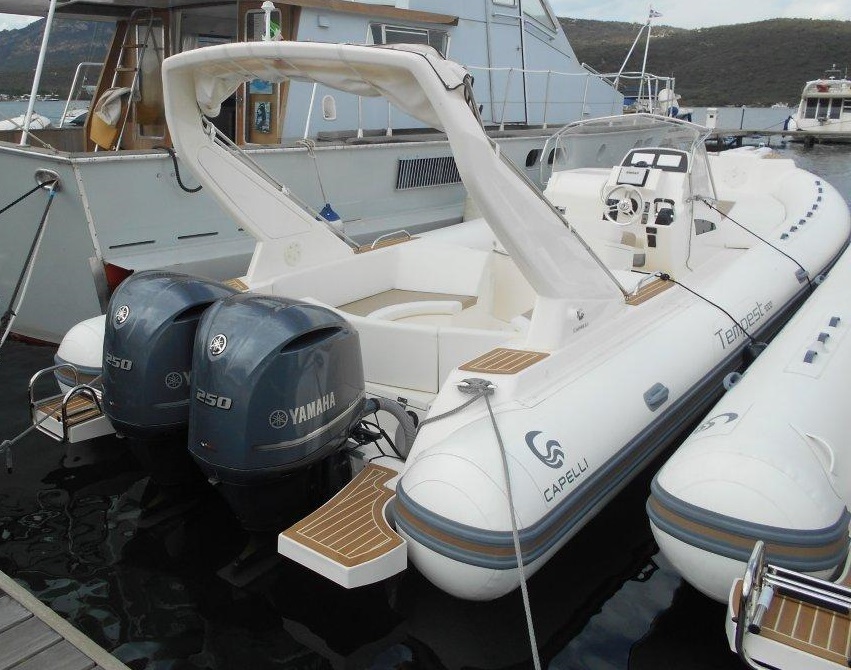 <<< VENDUTO >>> Capelli Tempest 1000 Sun + 2x F250Hp Yamaha DETX - Tutto 2016<br><a href=dettaglio.aspx?Id=18 >VAI ALLA SCHEDA</a>